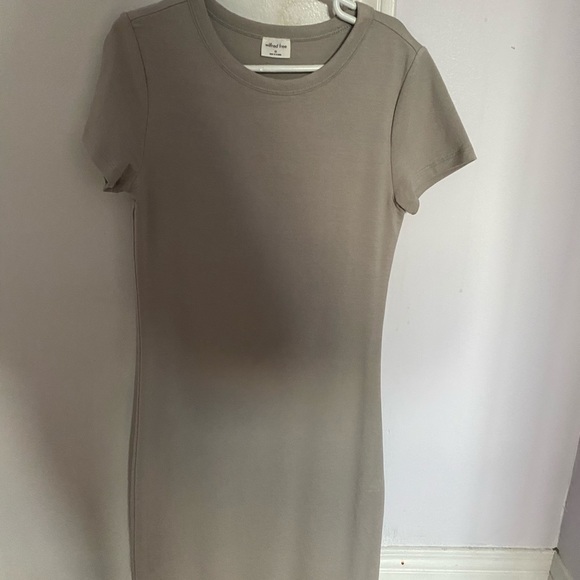 Aritzia t shirt dress - Picture 2 of 2